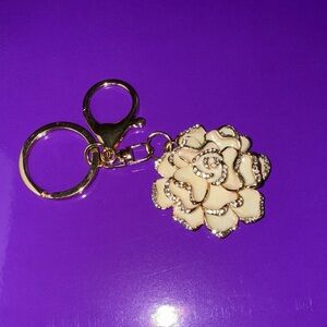 Elegant Cream Flower Keychain